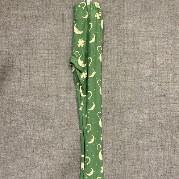 OS NWOT Lularoe leggings Clovers Moon St Patrick's Day - Picture 2 of 8